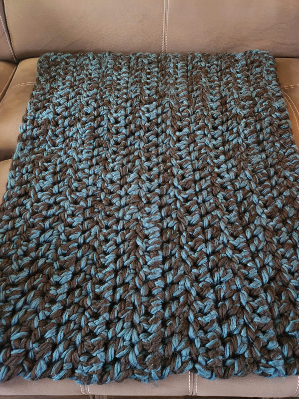 Crochet Blanket Black and Blue in Hobbies & Crafts in North Bay - Image 2