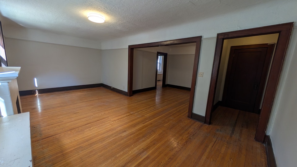 1 bedroom plus den 2