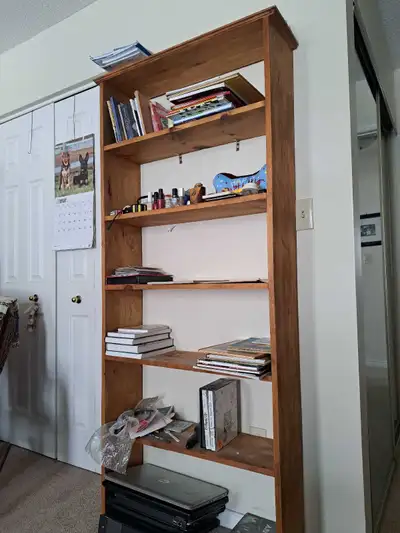 This sturdy bookcase is in used-good condition, perfect for organizing your favourite reads and disp...