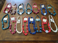 Ensembles collier et boucles d'oreilles  et bracelets