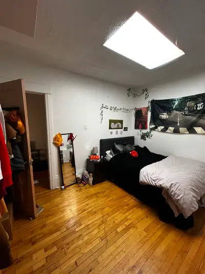 Sublet / lease takeover from February - July 1 (option to renew lease) $800 + Hydro&Wifi Hello! I am...