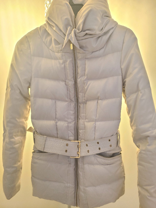 Zaras womens winter/fall down puffer with belt XS for sale! in Women's - Tops & Outerwear in Markham / York Region - Image 2