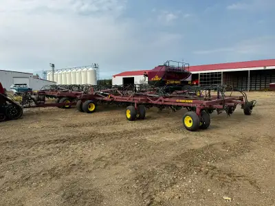 2009 6612 with 2015 800 SCT Cart All updates done to drill Frame stiffened and good shape 3500 acres...