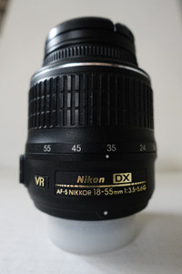 Nikon Nikkor AF-S 18-55mm 3.5-5.6G VR zoom lens