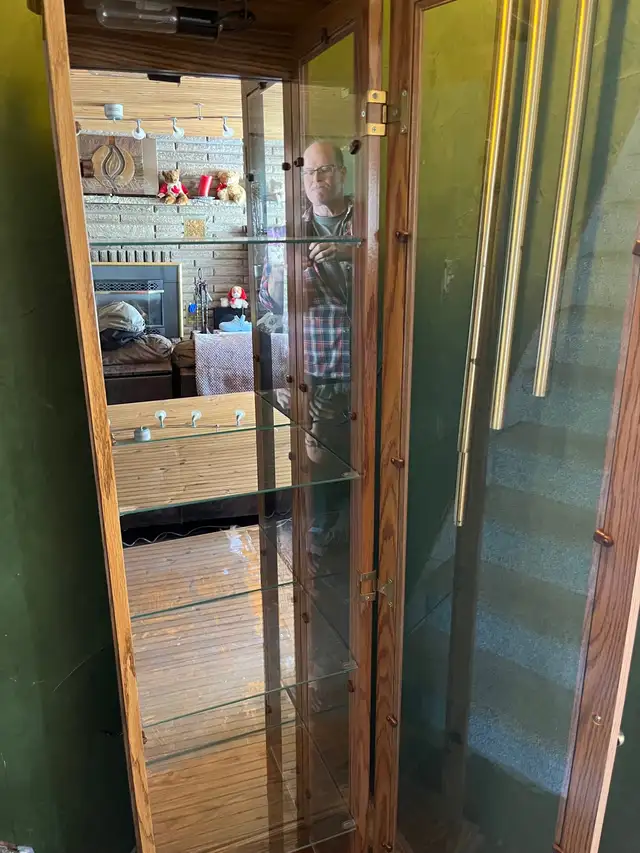 Cario Cabinet in Hutches & Display Cabinets in Muskoka - Image 6