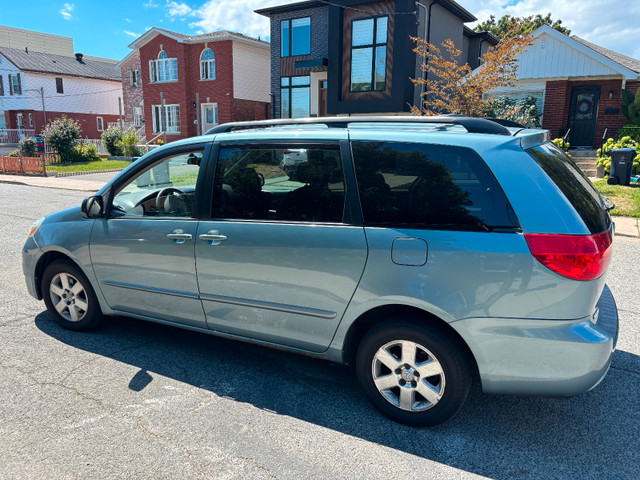 2008 Toyota Sienna in Cars & Trucks in City of Toronto - Image 4