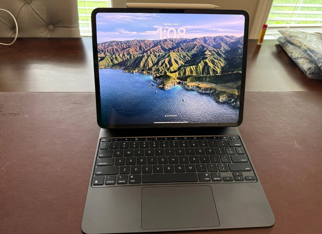 NEW [M4] 11-inch iPad Pro 5th Gen Complete Bundle! in iPads & Tablets in Ottawa - Image 2
