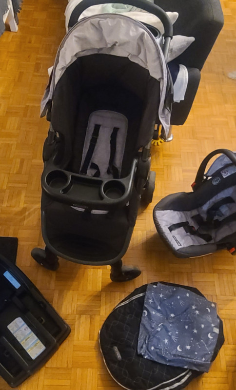Graco traveling system in Strollers, Carriers & Car Seats in City of Toronto