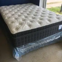 Cadre de lit à vendre (simple, double, queen, king) in Beds & Mattresses in City of Montréal - Image 2