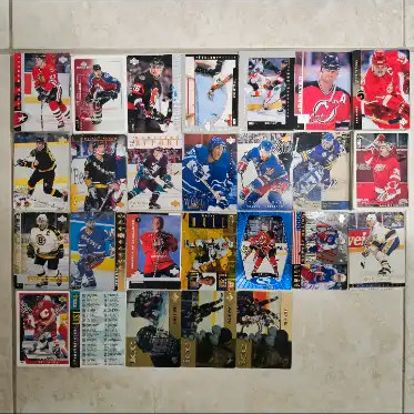 NHL Hockey Cards in Arts & Collectibles in Markham / York Region - Image 4