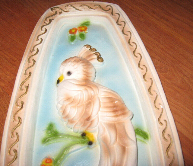 Chalkware 15" picture hanging border BIRD cockatiel cockatoo WAL in Home Décor & Accents in Brockville - Image 2