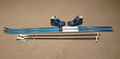 ENSEMBLE SKI DE FONDS – CROSS-COUNTRY SKI SET  KARHU, View more
