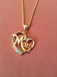 Beautiful Mom pendant and chain 18 inch 18 K gold plated