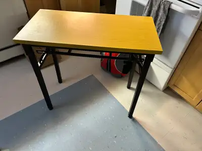 Folding desk