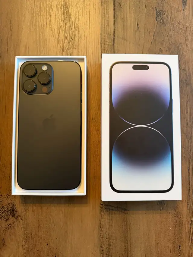 iPhone 14 Pro Max 256GB - Space Black with Accessories *mint*