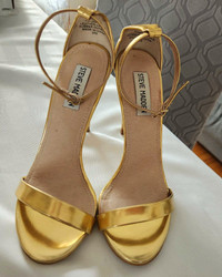 Steve Madden gold heels size 7.5 