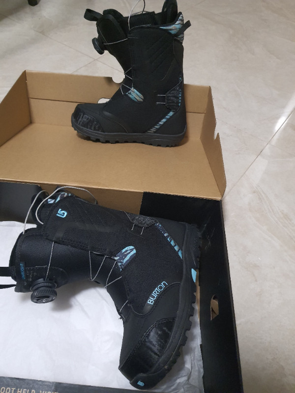 $280 rton snowboard boots + 5150 Empress snowboard - womens sz 6 in Snowboard in Burnaby/New Westminster - Image 3