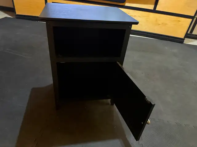 Nightstand / Table in Other Tables in Hamilton - Image 5