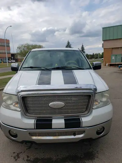 PRICE IS NEGOTIABLE!!!! Hi I'm selling this Ford f150 2006 5.4triton This low price because it's has...