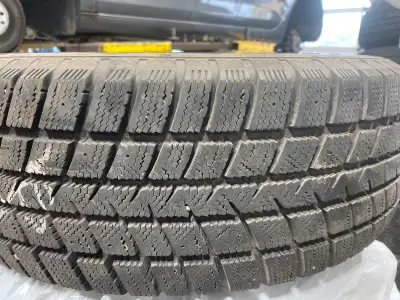 4 x pneus d hiver 225/65R17 en bonne état pour 325,$ l ensemble 514 983-1441