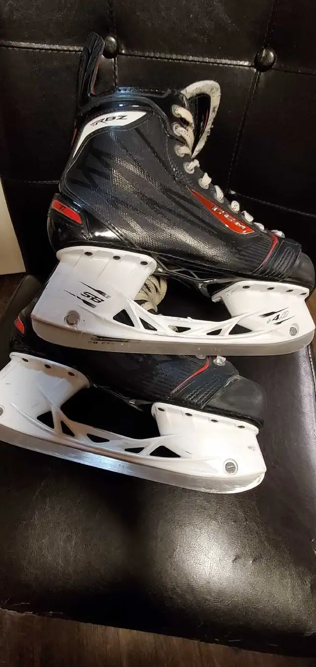 Mens CCM Skates  shoes size 9 skate size 7.5 in Skates & Blades in Barrie - Image 5