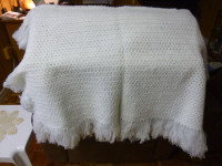 Châle de baptême tricoté