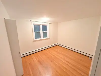 Looking for a 1-bedroom apartment near the Ottawa downtown core? This duplex apartment (unit 1) is s...