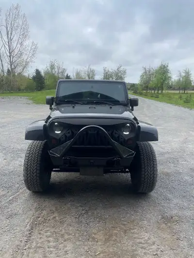 2013 Jeep wrangler 159,000km Auto transmission New rims, tires, breaks, front damper Has 4x4 Great v...
