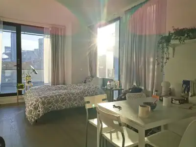 Chambre disponible au centre-ville, View more