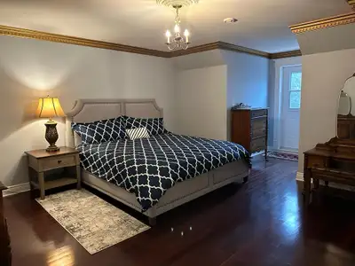 Luxury 4 bedroom mansion in Mulgrave comes fully furnished , 3.5 bath, separate family, living room,...