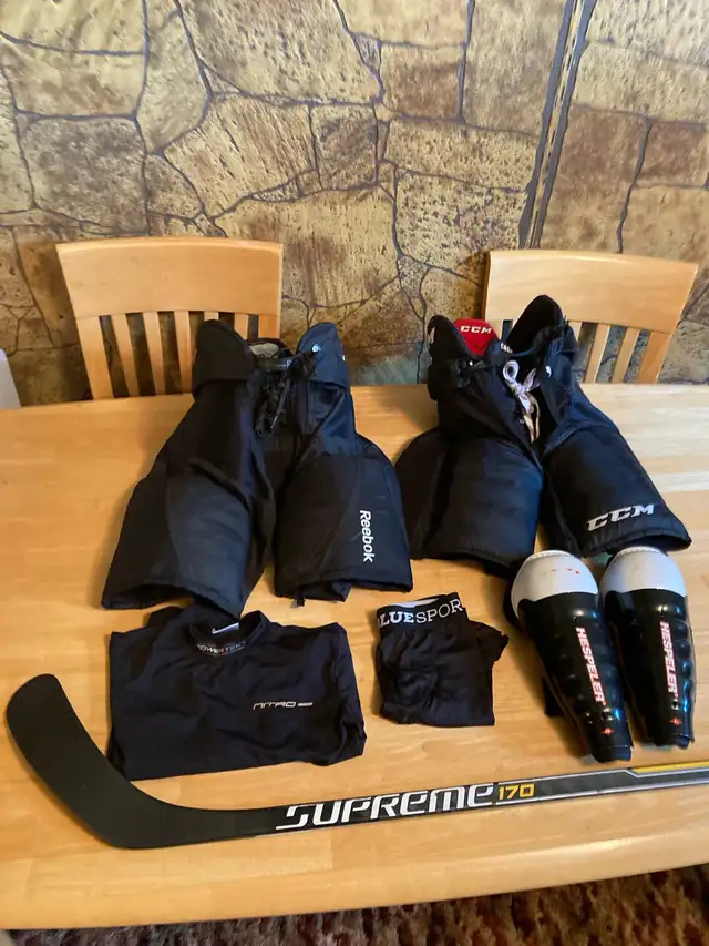 Hockey Stick and Equipment  in Hockey in Winnipeg - Image 2