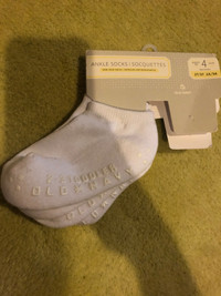 2 pairs of brand new white ankle socks for girls 2T