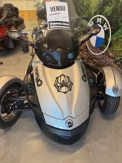 Découvrez cette Spyder Can-Am GS SE5 2009, avec 52162 km au compteur, une occasion en or de posséder...