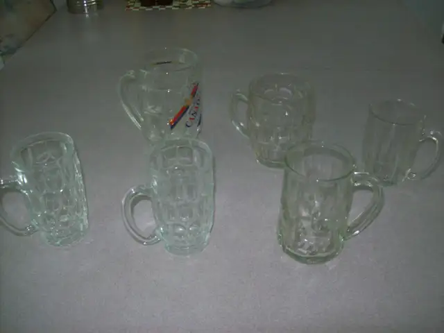 article de cuisine en cristal,plat hors d,oueuvre,vases,beurrier in Kitchen & Dining Wares in Laval / North Shore - Image 9