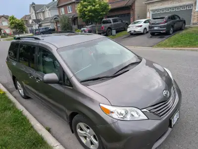 Toyota Sienna SE 8-Passenger FWD 2017 165000 km