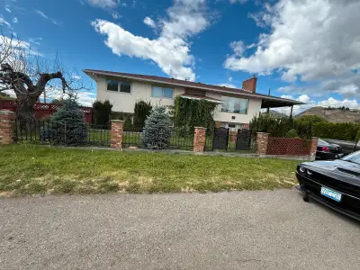 Three bedrooms three bathrooms upper floor house for rent available. One block to bus stop and walki...