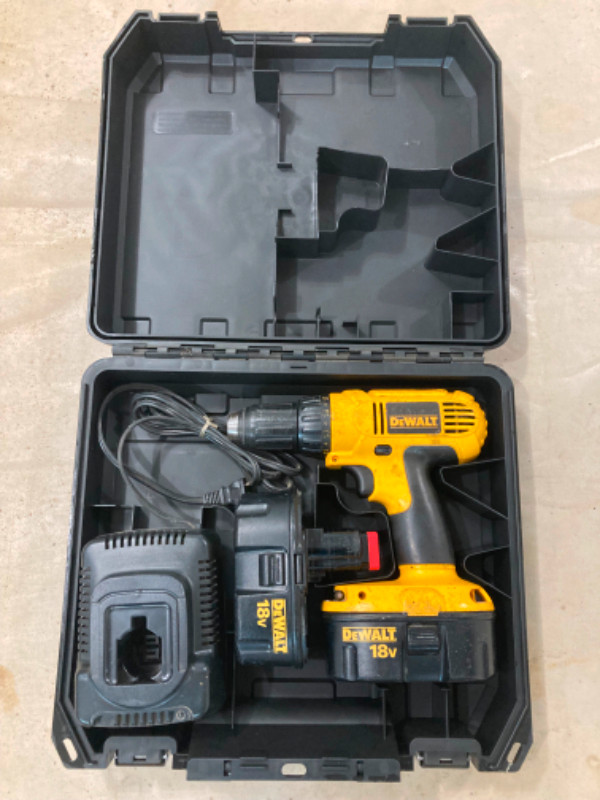 18 volt Dewalt drill in Power Tools in Nipawin