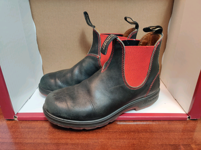 Blundstone 1316 Red Heritage Boot ⎮  Womens 8 US, View more
