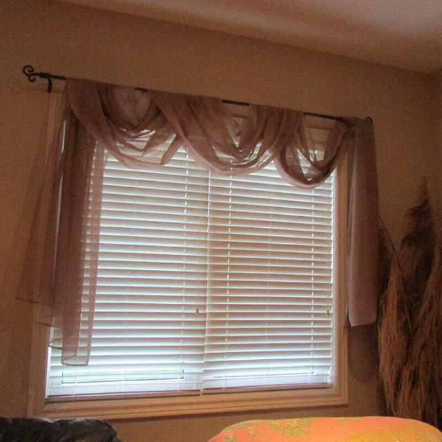 Curtain wrap in Window Treatments in Hamilton - Image 3