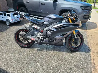 07 Yamaha yzf 600. Mint bike, very well maintained, new brakes, just did oil change. Tunes to shoot...