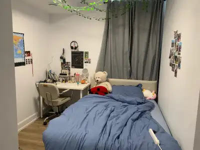 Female only. Age 18-25. Three bedroom, 2 bathroom apartment; putting up rent for one bedroom and a p...