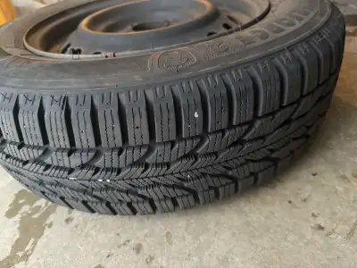 Firestone winter force 2, size 195/65R15 x 4 tyres on rims.
