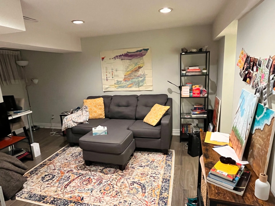 Spacious 1 Bedroom Apartment Across Erin Mills Town Centre 1