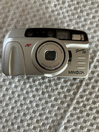 Minolta Zoom 70 AF Camera with battery