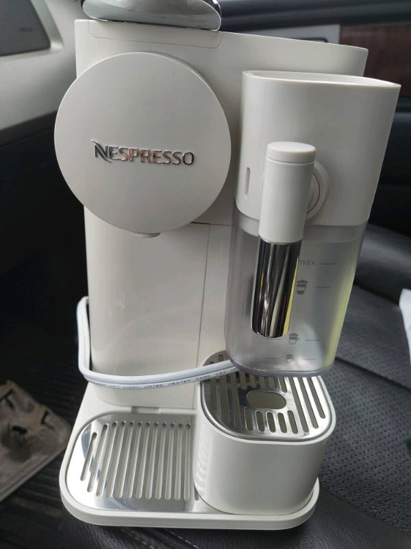 Nespresso De'Longhi Latissima One Espresso Machine Coffee Makers