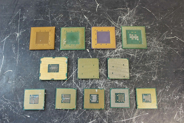 12 processeurs, circuits électroniques, CPU dans Loisirs et artisanat  à Ville de Montréal