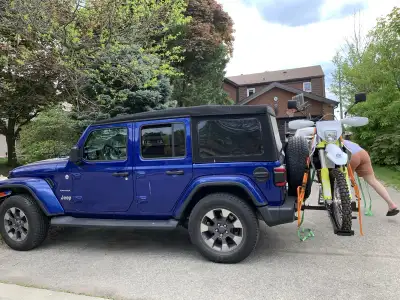 Like new. Fits a 2018 Jeep Wrangler.