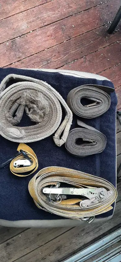 Get your hands on this collection of robust tow straps, perfect for a variety of towing needs! These...