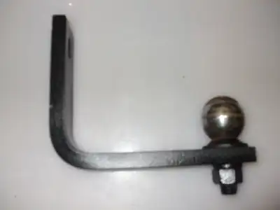 Attelage de remorque en L avec boule 1 7/8 po. Barre de 2 pouces en L par 11 pouces long