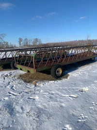 Pull Behind Silage and Round Bale Feeders